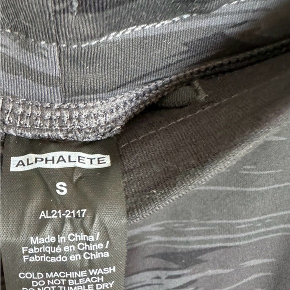 NWT Men’s‎ Alphalete Camo Shorts SIZE S - Picture 3 of 9